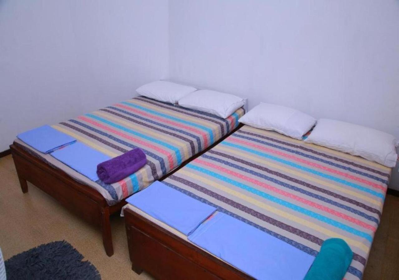 Weerakoon Guest Apartment Hikkaduwa Luaran gambar