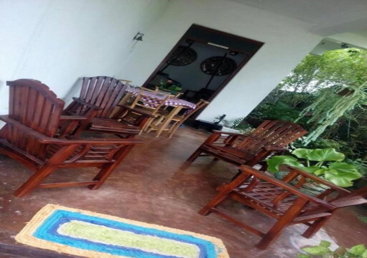 Weerakoon Guest Apartment Hikkaduwa Luaran gambar
