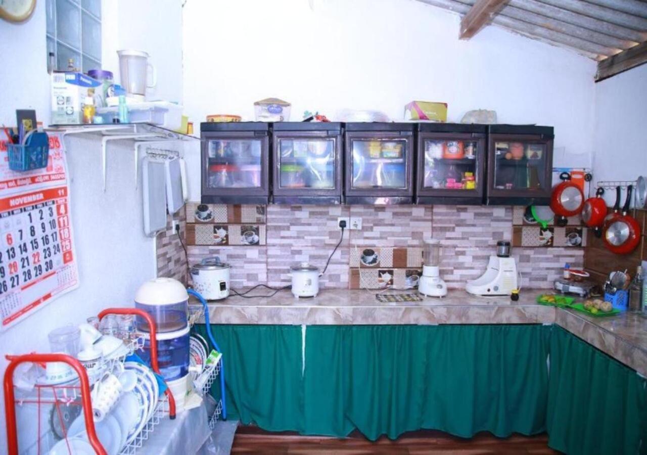 Weerakoon Guest Apartment Hikkaduwa Luaran gambar